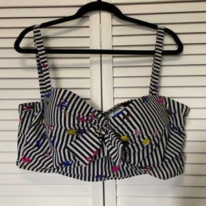 Black/White Striped Torrid Bikini Top Size 3x